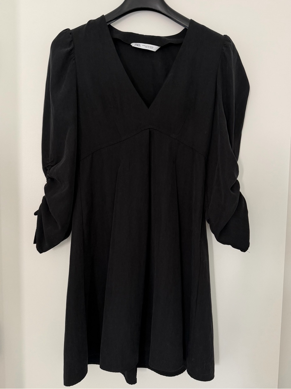 Zara Black V-Neck Puff Sleeve Dress - XS